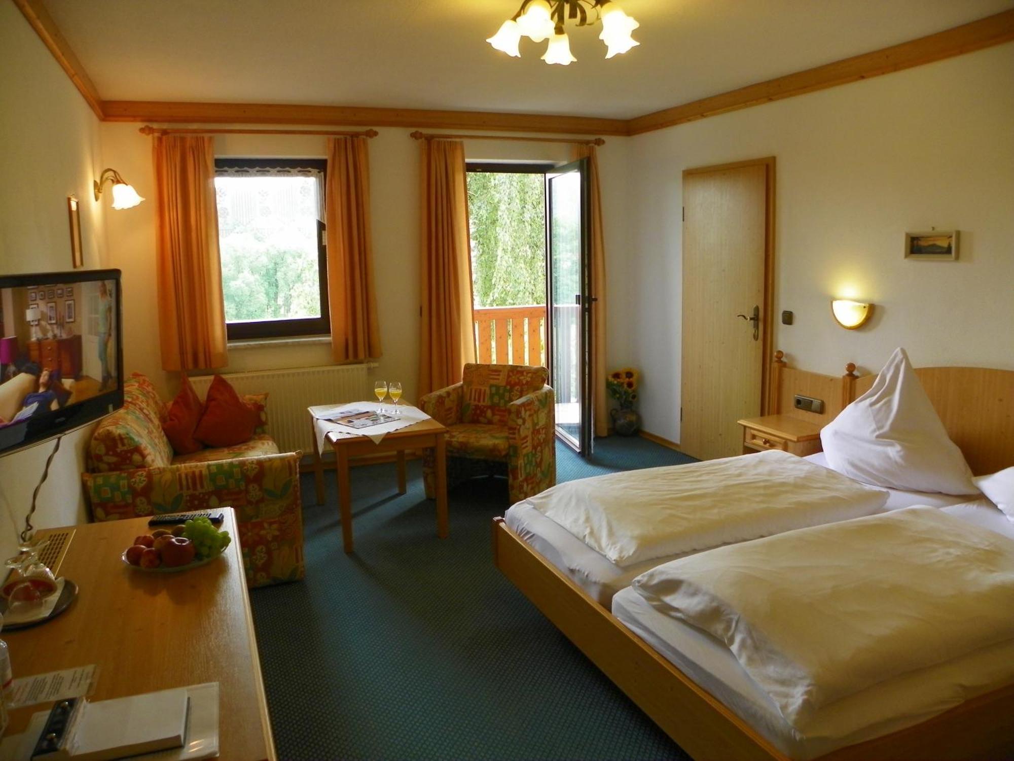 Landhotel Steigerwaldhaus Burghaslach Zewnętrze zdjęcie
